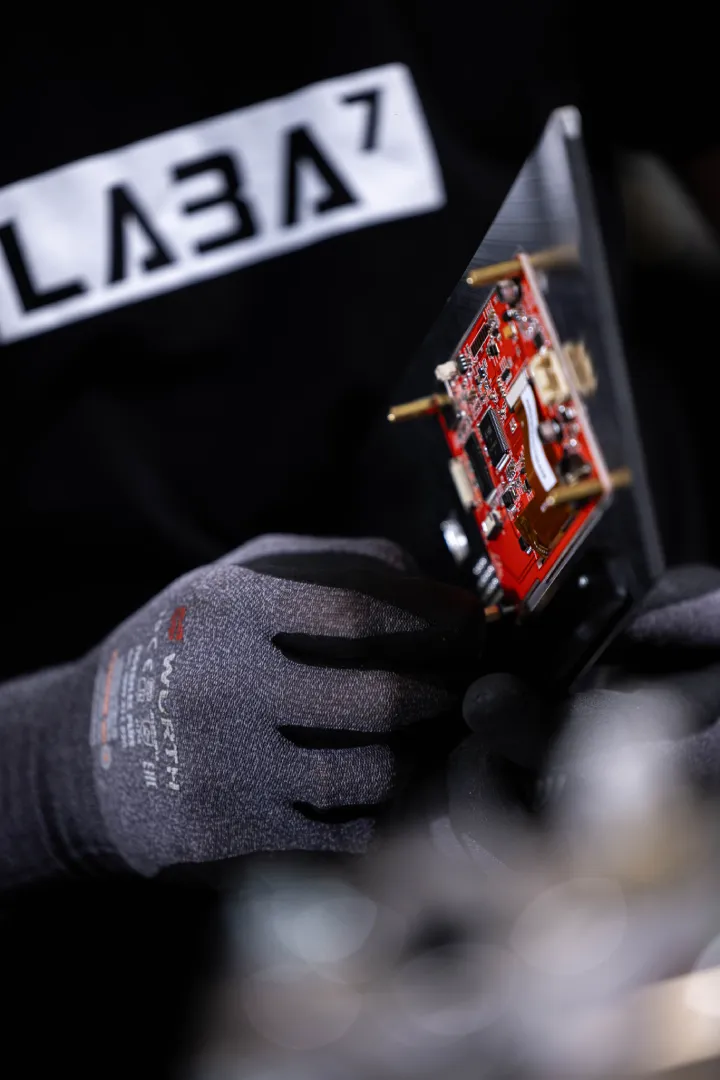 Synergie von Software und Elektronik LABA7