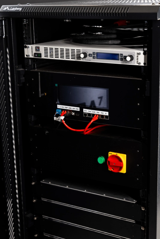 LABA7 controllers and power regulators