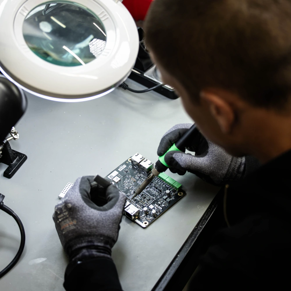 In-house Developed Electronics LABA7