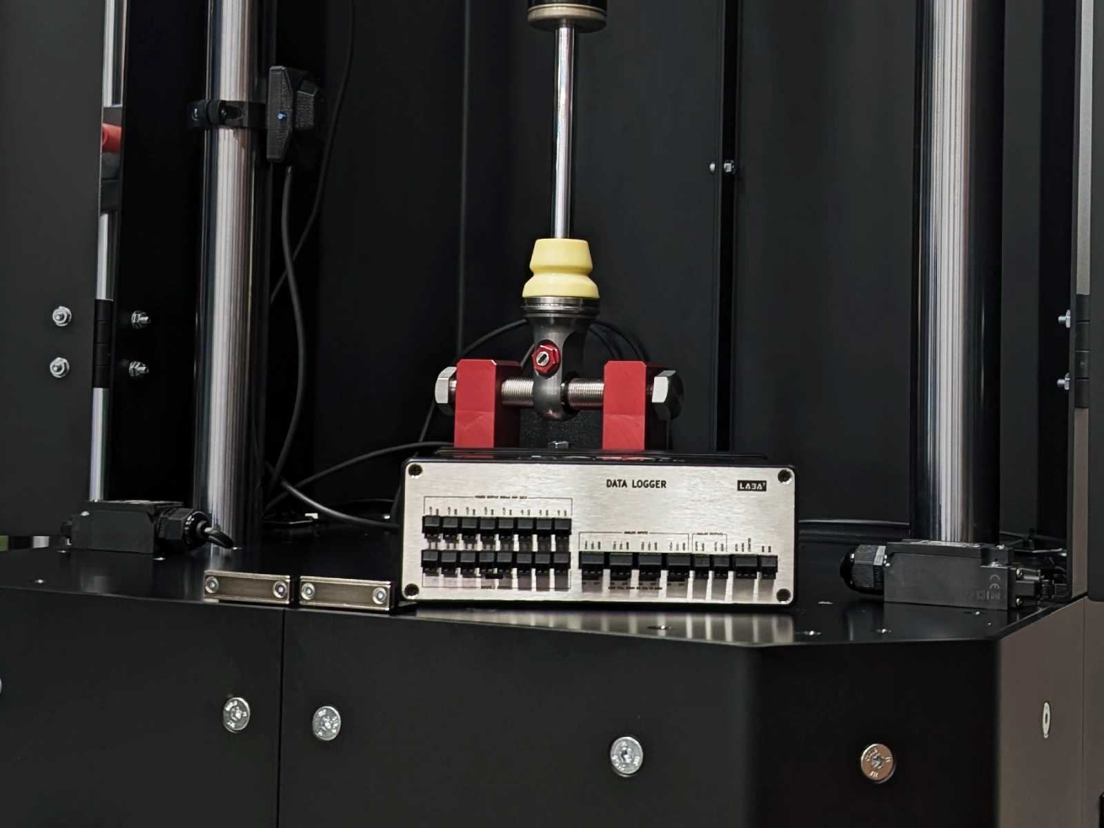 LABA7 DAQ System next to EMA